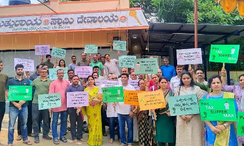 Bengaluru : सड़क मरम्मत की मांग को लेकर गण होम पूजा का आयोजन