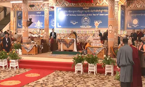 दलाई लामा ने 90वें जन्मदिन से पहले Dharamsala में प्रार्थना में भाग लिया
