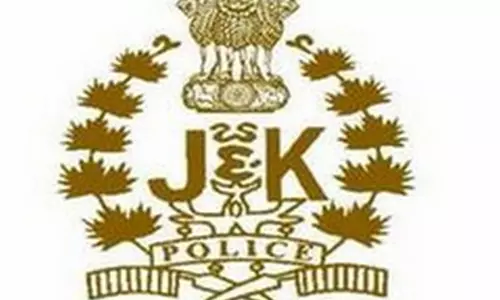 Srinagar Police ने 50 लाख रुपये की आवासीय संपत्ति कुर्क की Srinagar Police ने 50 लाख रुपये की आवासीय संपत्ति कुर्क की
