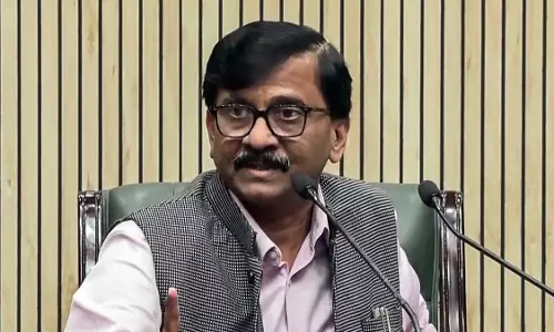 MVA शासन में तीन-भाषा फार्मूले को मंजूरी पर बवाल, राउत ने फडणवीस को घेरा
