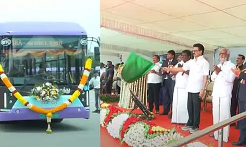 Tamil Nadu : मुख्यमंत्री ने चेन्नई में इलेक्ट्रिक बस सेवा का शुभारंभ किया Tamil Nadu : मुख्यमंत्री ने चेन्नई में इलेक्ट्रिक बस सेवा का शुभारंभ किया
