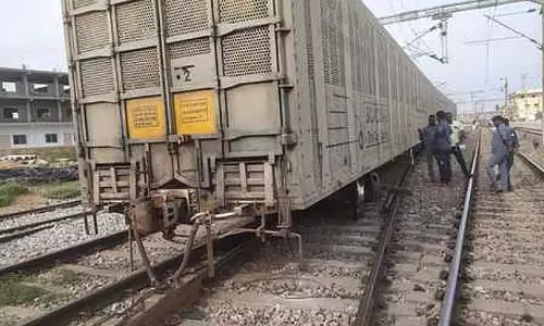 Cuttack में मालगाड़ी पटरी से उतरी Cuttack में मालगाड़ी पटरी से उतरी