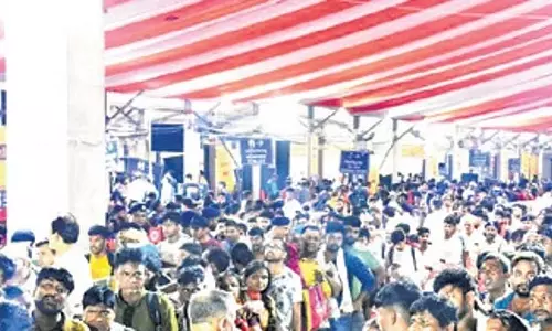 सतर्क रेलवे पुलिस ने Puri स्टेशन पर भगदड़ जैसी स्थिति को टाला सतर्क रेलवे पुलिस ने Puri स्टेशन पर भगदड़ जैसी स्थिति को टाला
