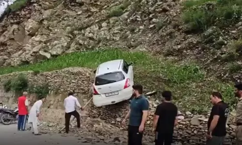 Jammu-Kashmir: दो लोग हुए इस भयानक हादसे का शिकार, जांच में जुटी पुलिस
