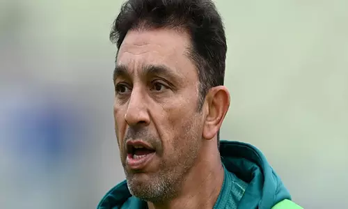 Azhar Mahmood को लाल गेंद क्रिकेट के लिए पाकिस्तान का कार्यवाहक मुख्य कोच नियुक्त किया गया Azhar Mahmood को लाल गेंद क्रिकेट के लिए पाकिस्तान का कार्यवाहक मुख्य कोच नियुक्त किया गया