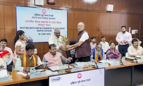 सांसद बृजमोहन अग्रवाल ने दक्षिण पूर्व मध्य रेलवे महाप्रबंधक की बैठक ली