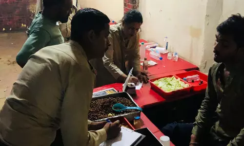 Indore: ऑपरेशन अवैध अहातों के तहत तीसरे दिन आबकारी विभाग की छापेमारी Indore: ऑपरेशन अवैध अहातों के तहत तीसरे दिन आबकारी विभाग की छापेमारी