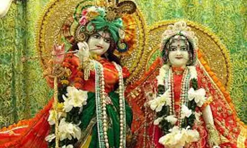 Ballia: महायज्ञ में श्रीकृष्ण जन्मोत्सव की धूम Ballia: महायज्ञ में श्रीकृष्ण जन्मोत्सव की धूम