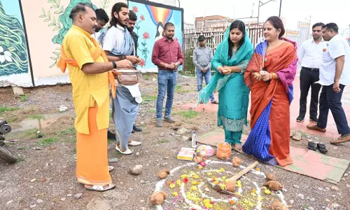 महापौर मीनल चौबे ने शहर के कई मोहल्ले में नई सीसी रोड की दी सौगात महापौर मीनल चौबे ने शहर के कई मोहल्ले में नई सीसी रोड की दी सौगात