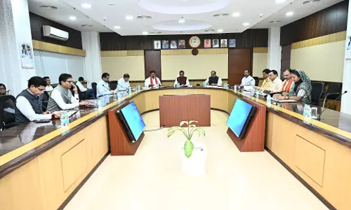 किसानों और पेंशनरों के हित में साय सरकार ने लिया बड़ा फैसला किसानों और पेंशनरों के हित में साय सरकार ने लिया बड़ा फैसला