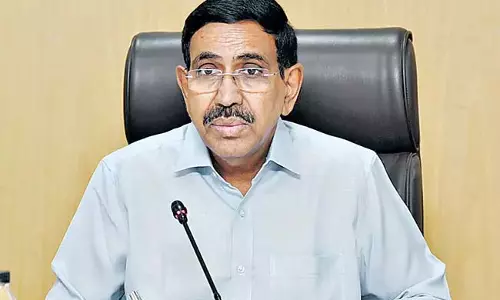 पिछली सरकार ने 3 हजार करोड़ रुपए की हेराफेरी की: Minister Narayan पिछली सरकार ने 3 हजार करोड़ रुपए की हेराफेरी की: Minister Narayan