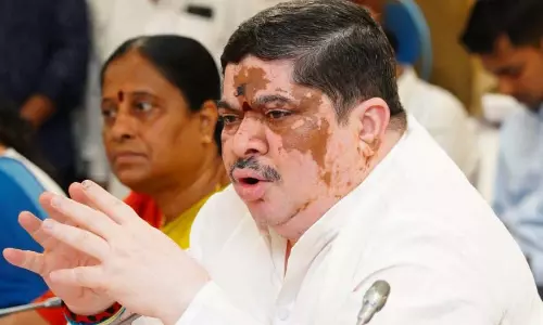Telangana: पोन्नम ने कांग्रेस कार्यकर्ताओं से खड़गे की बैठक में शामिल होने को कहा