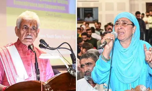 L-G Sinha ने आतंकी हमलों में मारे गए नागरिकों के परिवारों से मुलाकात की