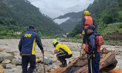 Uttarkashi: लापता मजदूरों की तलाश दूसरे दिन भी जारी, दो के हो चुके हैं शव बरामद Uttarkashi: लापता मजदूरों की तलाश दूसरे दिन भी जारी, दो के हो चुके हैं शव बरामद