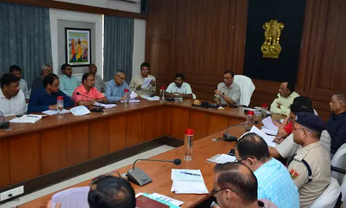 Sikar: जिला कलेक्टर ने ली अधिकारियों की साप्ताहिक समीक्षा बैठक Sikar: जिला कलेक्टर ने ली अधिकारियों की साप्ताहिक समीक्षा बैठक