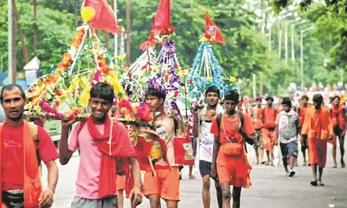 उज्जैन की महाकाल मंदिर समिति ने श्रावण के दौरान कांवड़ यात्रियों के लिए अलग प्रवेश की योजना बनाई उज्जैन की महाकाल मंदिर समिति ने श्रावण के दौरान कांवड़ यात्रियों के लिए अलग प्रवेश की योजना बनाई