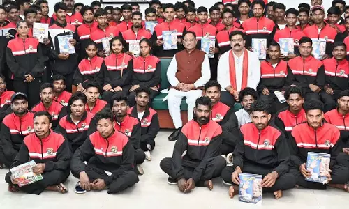 खूब पढ़ें और आगे बढ़ें, सरकार आपके साथ है: CM साय खूब पढ़ें और आगे बढ़ें, सरकार आपके साथ है: CM साय