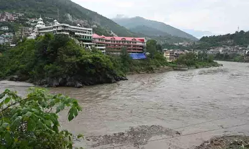 Larji से पानी छोड़े जाने के बाद पंडोह बांध के गेट खोले गए