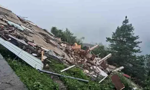 Shimla district में पांच मंजिला इमारत ढही, स्थानीय लोगों ने फोर-लेन परियोजना को ठहराया जिम्मेदार Shimla district में पांच मंजिला इमारत ढही, स्थानीय लोगों ने फोर-लेन परियोजना को ठहराया जिम्मेदार