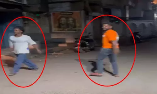 CG BREAKING: देवश्री टॉकीज रोड पर घर के बाहर तोड़फोड़ और गाली-गलौज, गुंडागर्दी से फैली सनसनी CG BREAKING: देवश्री टॉकीज रोड पर घर के बाहर तोड़फोड़ और गाली-गलौज, गुंडागर्दी से फैली सनसनी