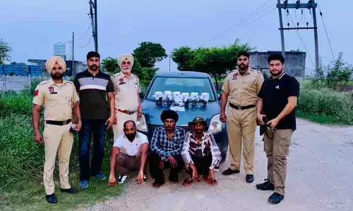 Amritsar: ग्रामीण पुलिस ने हथियार तस्करों को पकड़ा Amritsar: ग्रामीण पुलिस ने हथियार तस्करों को पकड़ा