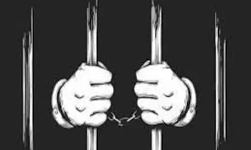 Varanasi: लोहता पुलिस ने वांछित आरोपी को किया गिरफ्तार Varanasi: लोहता पुलिस ने वांछित आरोपी को किया गिरफ्तार