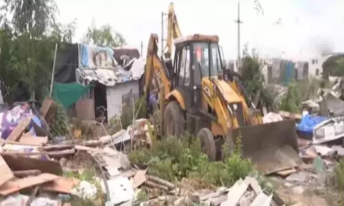 ORR पर 9 कारें आपस में टकराईं.. 2 किमी लंबा ट्रैफिक जाम ORR पर 9 कारें आपस में टकराईं.. 2 किमी लंबा ट्रैफिक जाम