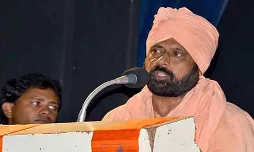 इस बार कार्तिक महाराज को मिला कानूनी नोटिस इस बार कार्तिक महाराज को मिला कानूनी नोटिस