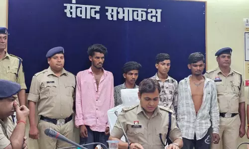 पुरानी रंजिश में दोस्तों ने ही की दोस्त की हत्या, शव को पत्थर से बांधकर नदी में फेंका पुरानी रंजिश में दोस्तों ने ही की दोस्त की हत्या, शव को पत्थर से बांधकर नदी में फेंका