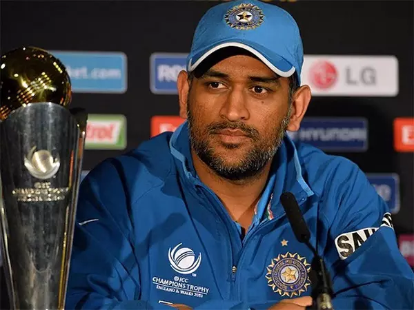 पूर्व भारतीय कप्तान MS Dhoni का कैप्टन कूल ट्रेडमार्क के लिए आवेदन स्वीकार किया गया पूर्व भारतीय कप्तान MS Dhoni का कैप्टन कूल ट्रेडमार्क के लिए आवेदन स्वीकार किया गया