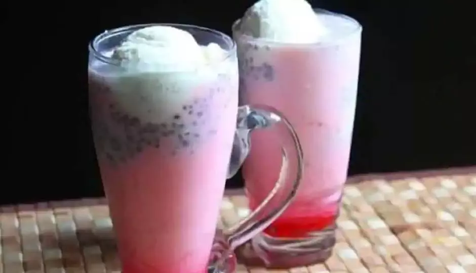 Parsi Falooda :शरीर को बहुत ठंडक पहुंचाता है Parsi Falooda :शरीर को बहुत ठंडक पहुंचाता है