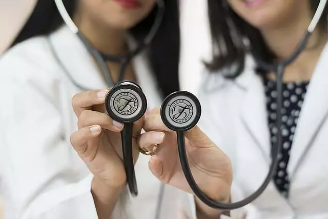 Doctors Day : चिकित्सकों की देखभाल समय की मांग Doctors Day : चिकित्सकों की देखभाल समय की मांग