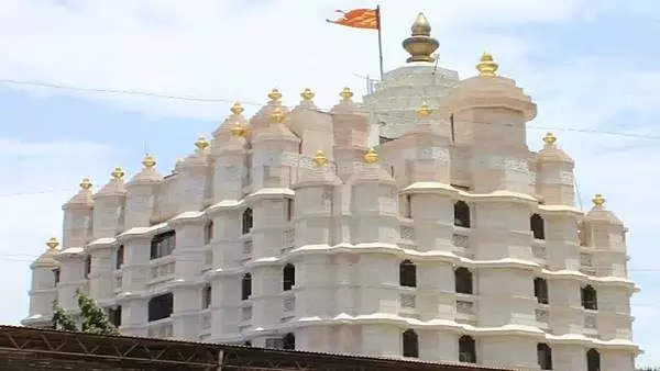 Mumbai के सिद्धिविनायक मंदिर का 100 करोड़ से होगा कायाकल्प Mumbai के सिद्धिविनायक मंदिर का 100 करोड़ से होगा कायाकल्प