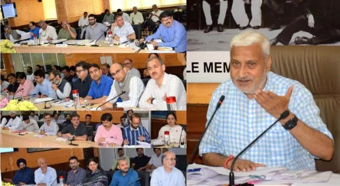 Jammu: लोक लेखा समिति ने वित्त विभाग से संबंधित लेखापरीक्षा अनुच्छेदों पर चर्चा की Jammu: लोक लेखा समिति ने वित्त विभाग से संबंधित लेखापरीक्षा अनुच्छेदों पर चर्चा की