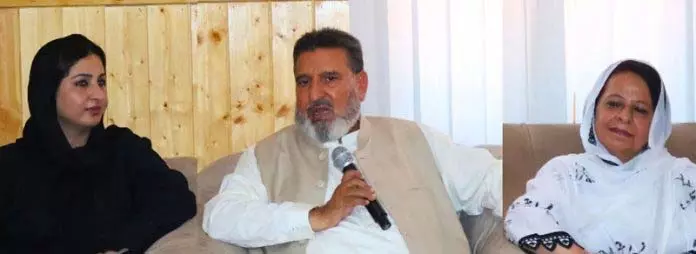 महिला सशक्तिकरण सुनिश्चित करने के लिए अपनी पार्टी का स्पष्ट दृष्टिकोण: Altaf Bukhari महिला सशक्तिकरण सुनिश्चित करने के लिए अपनी पार्टी का स्पष्ट दृष्टिकोण: Altaf Bukhari