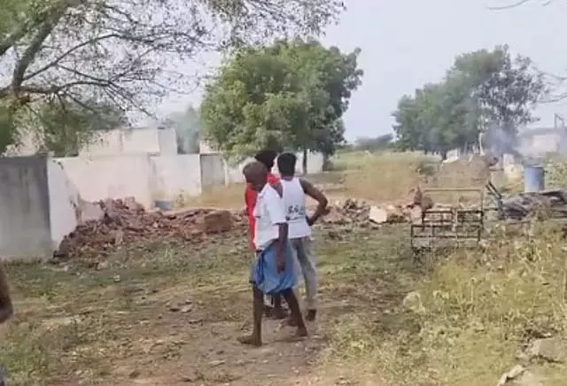 शिवकाशी पटाखा फैक्ट्री में विस्फोट: 5 की मौत शिवकाशी पटाखा फैक्ट्री में विस्फोट: 5 की मौत