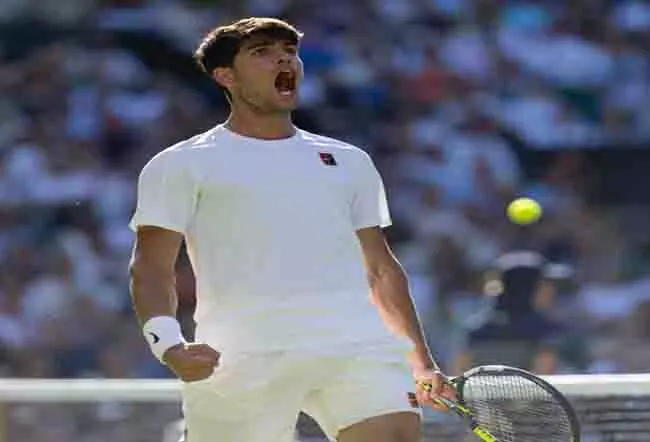 Wimbledon 2025: कार्लोस अल्काराज़ ने पांच सेटों में फोगनिनी को हराया Wimbledon 2025: कार्लोस अल्काराज़ ने पांच सेटों में फोगनिनी को हराया