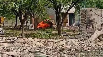 Tamil Nadu: शिवकाशी में पटाखा फैक्ट्री में विस्फोट से पांच लोगों के मारे जाने की आशंका Tamil Nadu: शिवकाशी में पटाखा फैक्ट्री में विस्फोट से पांच लोगों के मारे जाने की आशंका