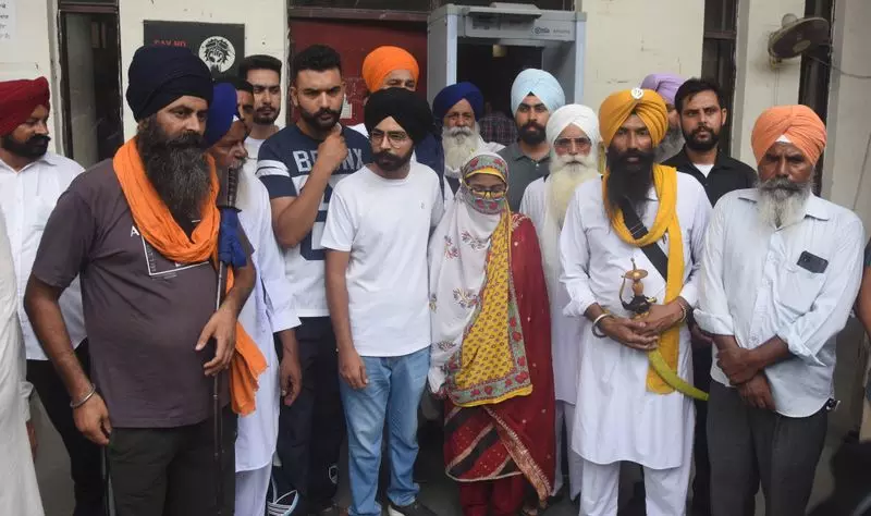 Punjab : भूरीवाले धाम प्रमुख के खिलाफ एक और लड़की ने दर्ज कराई शिकायत Punjab : भूरीवाले धाम प्रमुख के खिलाफ एक और लड़की ने दर्ज कराई शिकायत