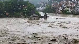 Kullu: भारी बारिश से नदियां-नाले उफान पर, 37 सड़कें अवरुद्ध Kullu: भारी बारिश से नदियां-नाले उफान पर, 37 सड़कें अवरुद्ध