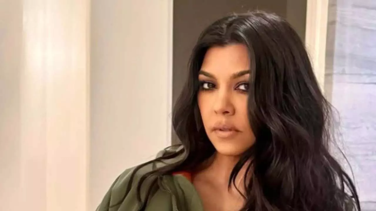 Kourtney Kardashian ने जेफ बेजोस की वेनिस शादी को क्यों छोड़ दिया? Kourtney Kardashian ने जेफ बेजोस की वेनिस शादी को क्यों छोड़ दिया?