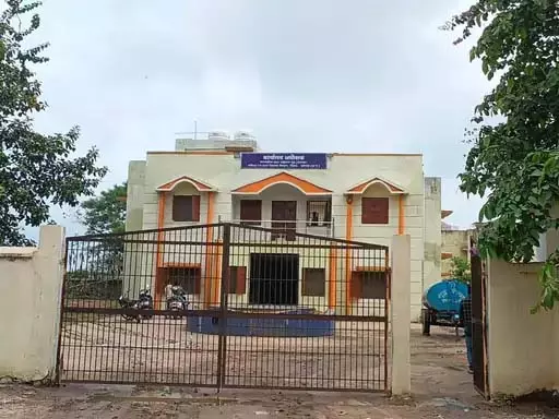 बाथरूम लगने का बहाना कर बाल अपराधी भागे बाथरूम लगने का बहाना कर बाल अपराधी भागे