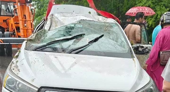 Bareilly: फतेहगंज पश्चिमी में कार खाई मे गिरी चालक घायल Bareilly: फतेहगंज पश्चिमी में कार खाई मे गिरी चालक घायल