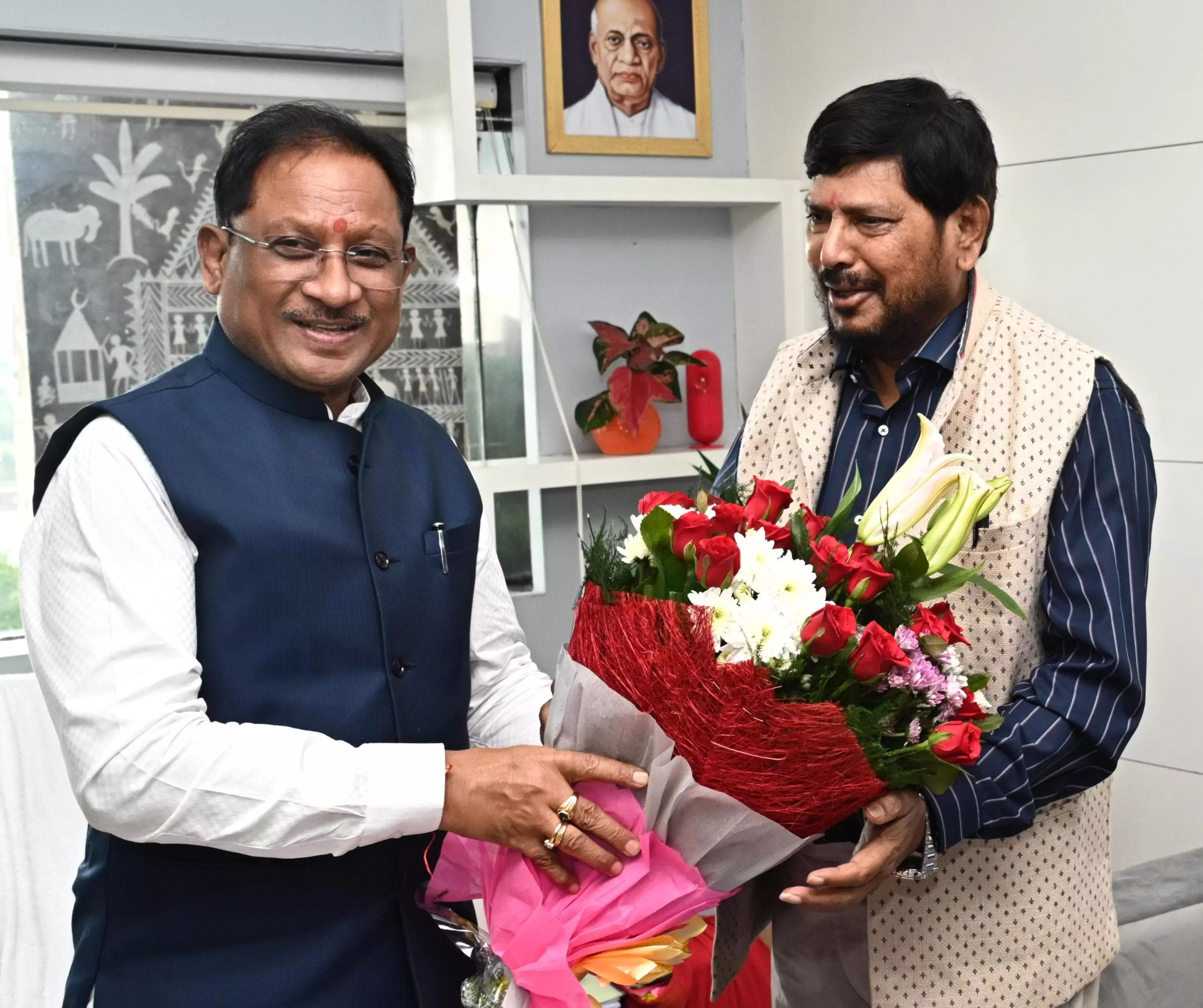 CM विष्णुदेव साय से केंद्रीय राज्यमंत्री रामदास अठावले ने की मुलाकात CM विष्णुदेव साय से केंद्रीय राज्यमंत्री रामदास अठावले ने की मुलाकात