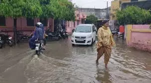 Bareilly: अस्पताल में पानी भरने से मरीजों की बढ़ी मुश्किलें Bareilly: अस्पताल में पानी भरने से मरीजों की बढ़ी मुश्किलें
