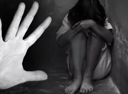 Panipat: शातिर ने शादी का झांसा देकर पहले 3 बच्चों की मां को फंसाया Panipat: शातिर ने शादी का झांसा देकर पहले 3 बच्चों की मां को फंसाया