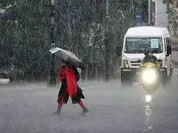 UP : भारी बारिश का कहर, लखीमपुर खीरी-बाराबंकी में रिकॉर्ड तोड़ा UP : भारी बारिश का कहर, लखीमपुर खीरी-बाराबंकी में रिकॉर्ड तोड़ा