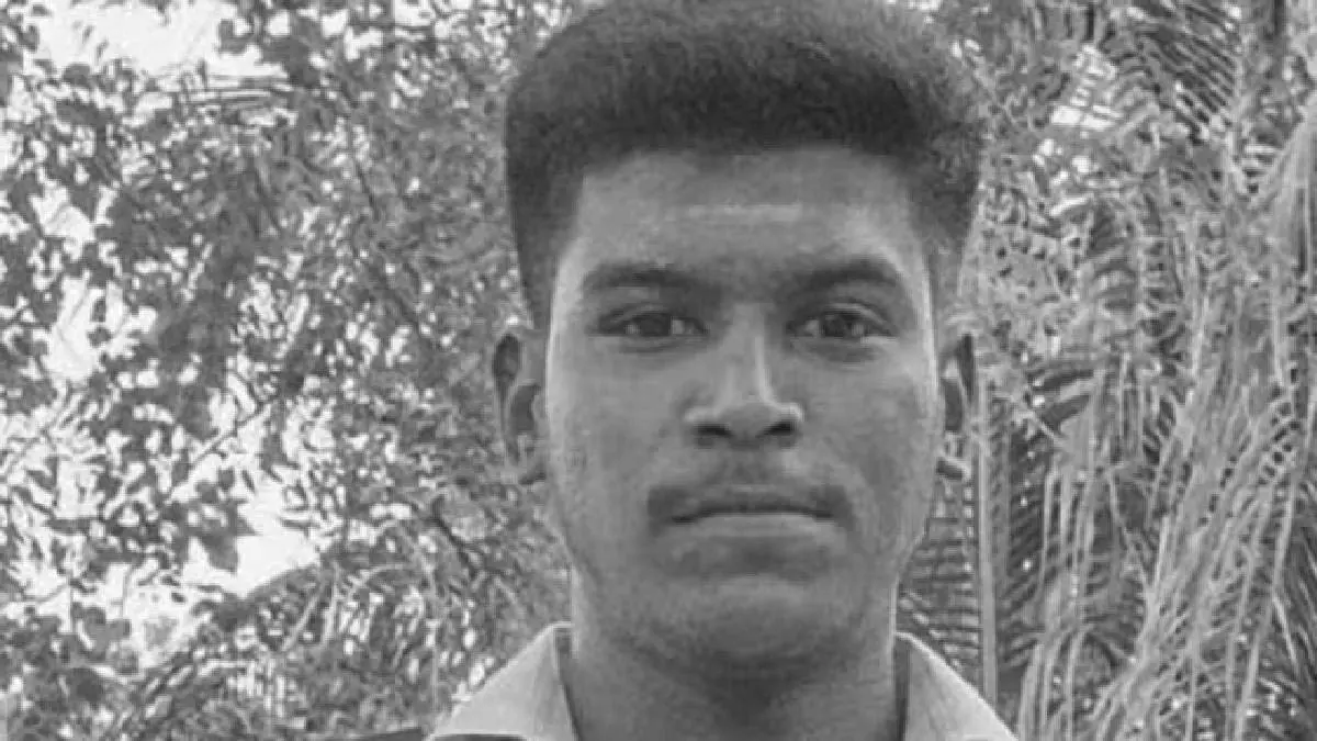 Tamil Nadu : हिरासत में युवक की संदिग्ध मौत, परिवार ने उठाए गंभीर सवाल Tamil Nadu : हिरासत में युवक की संदिग्ध मौत, परिवार ने उठाए गंभीर सवाल