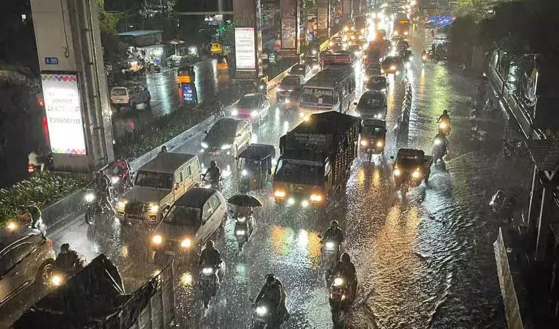 Telangana : भारी बारिश की चेतावनी, हैदराबाद में दिनभर झमाझम Telangana : भारी बारिश की चेतावनी, हैदराबाद में दिनभर झमाझम