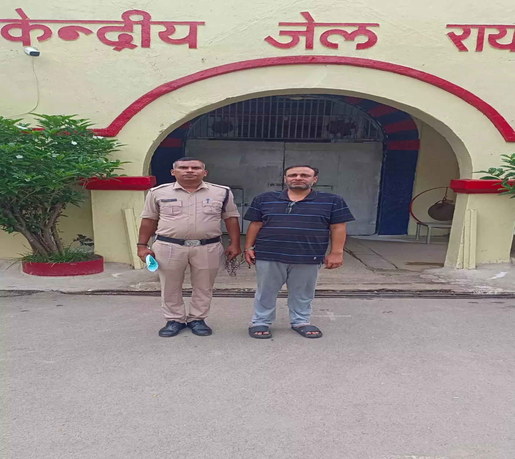 साढ़े 45 लाख की अमानत में खयानत करने वाला आरोपी नीरज केडिया गिरफ्तार साढ़े 45 लाख की अमानत में खयानत करने वाला आरोपी नीरज केडिया गिरफ्तार
